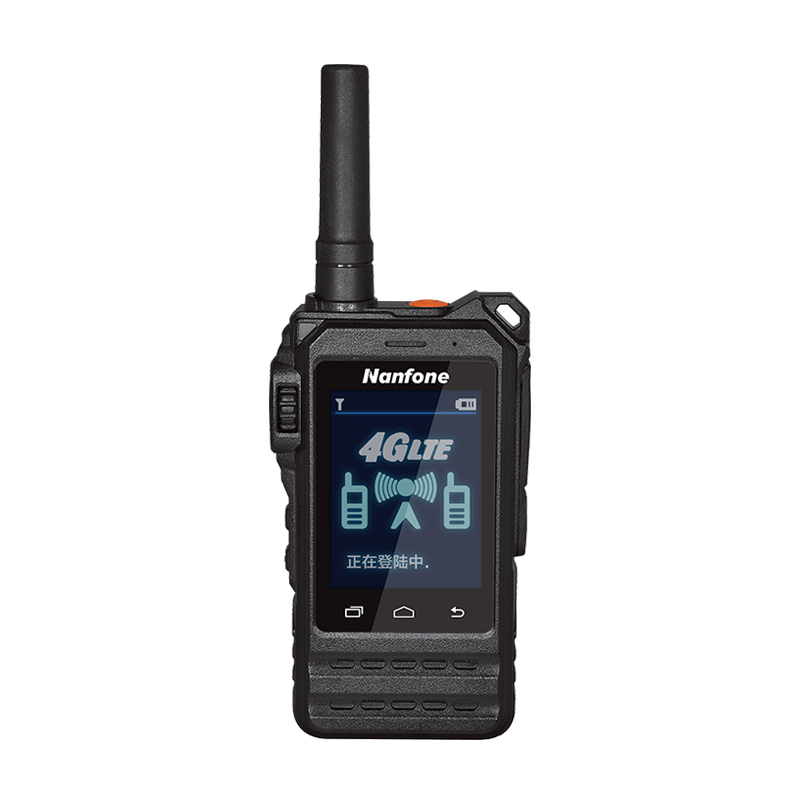 POC880<br>IP Radio With 4G Color Touch Screen